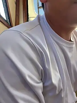 algila08 online show from April 2026 06:44:02 PM