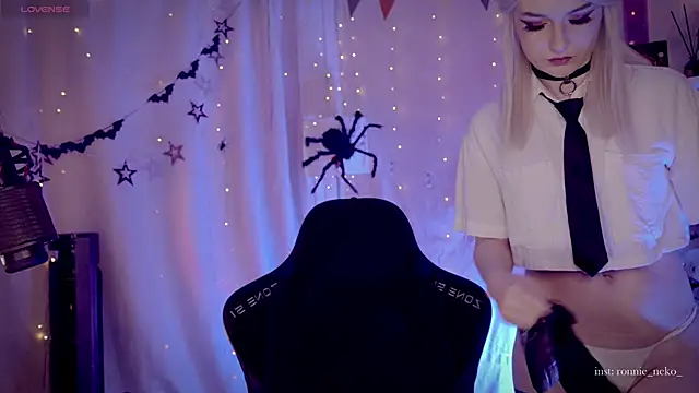 vronnier online show from November 2025 12:38:01 PM