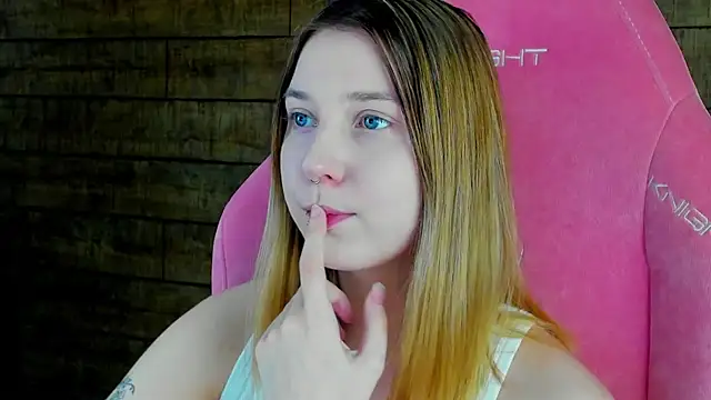 TinnaBurton online show from March 2026 04:32:02 PM