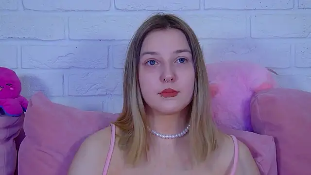 TinnaBurton online show from April 2026 04:07:01 PM