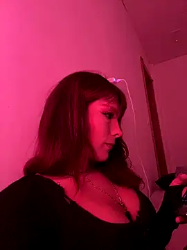 Snapshot of Blacktrinity chatting on November 2025 05:19:01 PM Blacktrinity online show from November 2025 05:19:01 PM