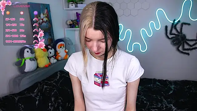 Emmie shy online show from April 2026 07:47:02 PM