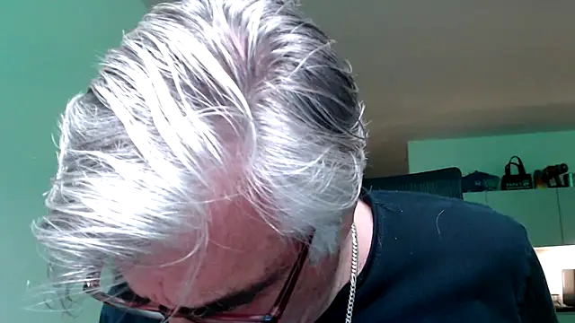 Buidapest online show from May 2026 06:21:03 AM