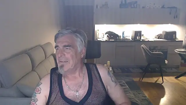 Buidapest online show from May 2026 03:15:02 AM