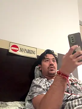 Snapshot of Jhonneeey chatting on November 2025 04:29:02 PM Jhonneeey online show from November 2025 04:29:02 PM