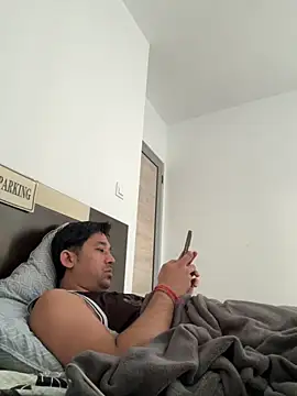 Snapshot of Jhonneeey chatting on November 2025 01:10:01 PM Jhonneeey online show from November 2025 01:10:01 PM