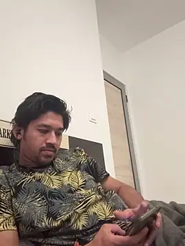 Snapshot of Jhonneeey chatting on December 2025 01:33:02 AM Jhonneeey online show from December 2025 01:33:02 AM