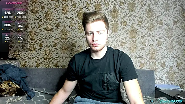 Maxhornyblondieman online show from February 2026 01:03:02 PM