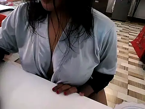 raveena hot online show from April 2026 03:17:02 PM