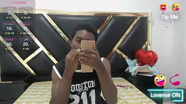 NoahJhonson69 online show from February 2026 12:12:01 PM