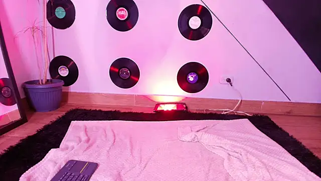 goddess julieta online show from March 2026 06:47:01 PM