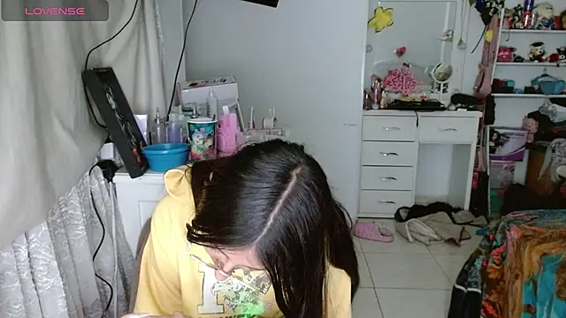 Snapshot of Nanylux chatting on December 2025 02:50:02 AM Nanylux online show from December 2025 02:50:02 AM