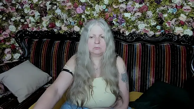 Snapshot of mariabelladonna chatting on June 2026 06:38:02 AM mariabelladonna online show from June 2026 06:38:02 AM