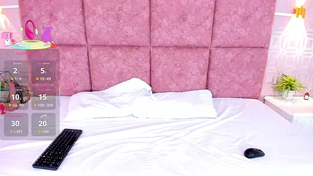 NathalieRoss1 online show from April 2026 06:27:01 AM