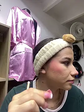 MiaWhiteBunny online show from April 2026 09:39:33 PM