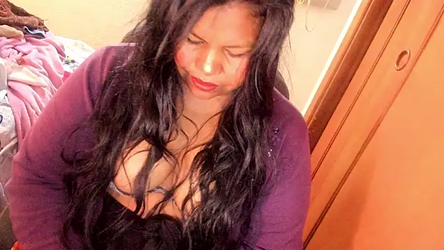 Snapshot of ebonycamelia chatting on June 2026 06:19:02 PM ebonycamelia online show from June 2026 06:19:02 PM