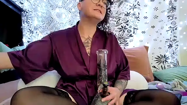 sareberr420 online show from April 2026 03:15:02 PM