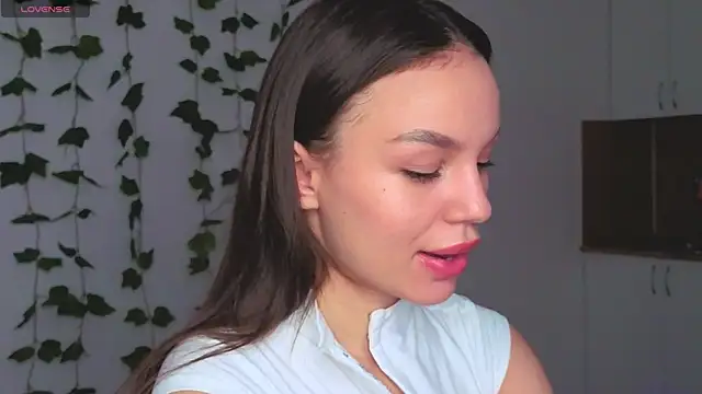 Tiffany Sweetie online show from April 2026 12:45:02 PM