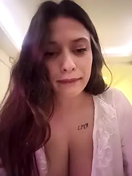 Snapshot of DevinAras chatting on April 2026 01:17:01 AM DevinAras online show from April 2026 01:17:01 AM