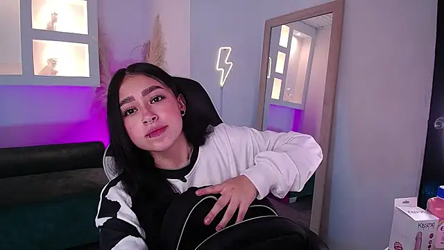 vallolett online show from March 2026 11:22:02 PM