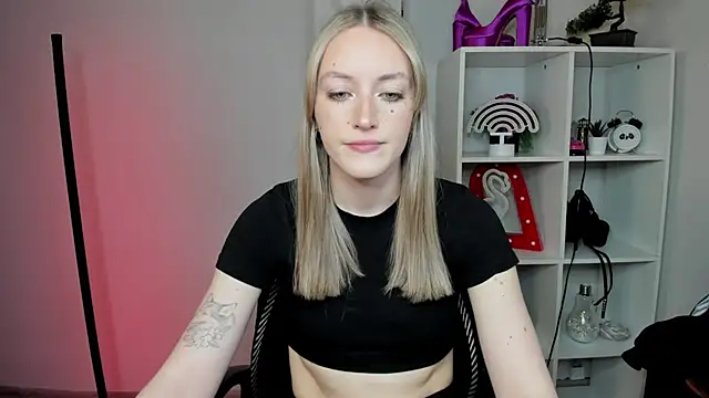 EvelynBlond online show from February 2026 01:33:02 PM