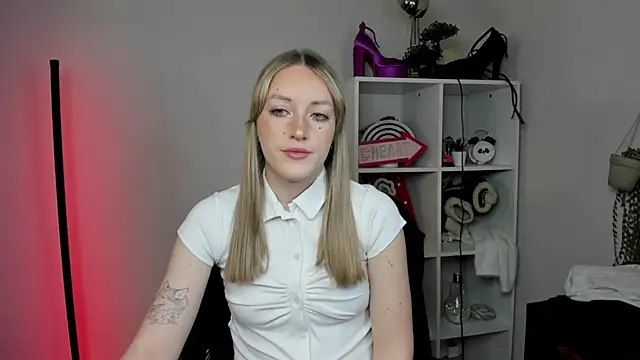 EvelynBlond online show from March 2026 10:15:02 AM