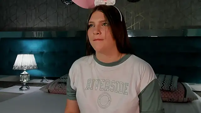 LiiaVelvet online show from April 2026 03:51:02 AM