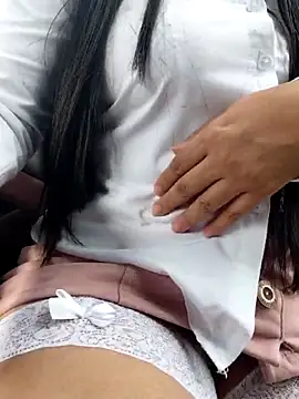 Layla-daring online show from April 2026 08:42:02 PM