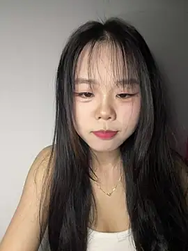 Kiee-lee online show from March 2026 06:03:01 PM