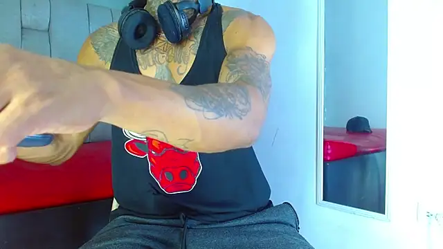 Hot Latino x online show from April 2026 12:22:01 PM