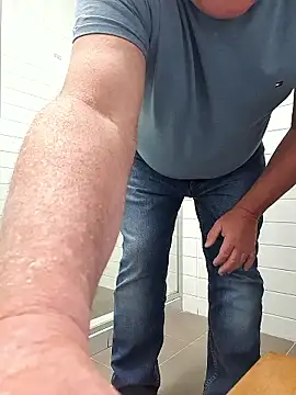 bighopey73 online show from January 2026 03:20:01 AM