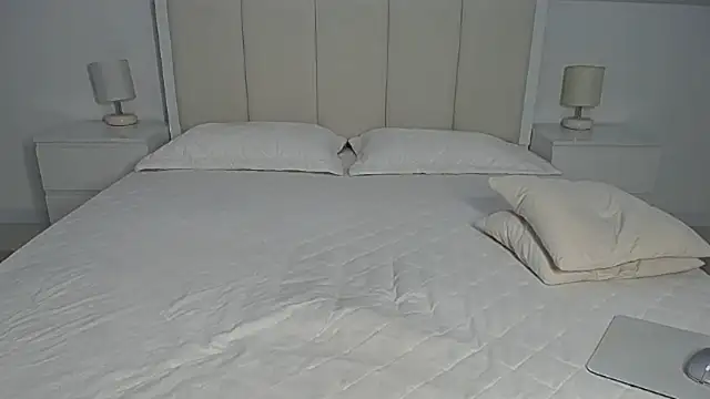 Milena29 online show from December 2025 05:28:01 AM