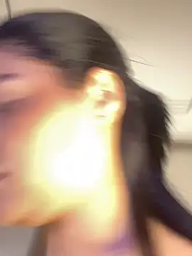 SarhaVega online show from April 2026 01:18:01 PM