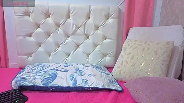 Malia fox online show from February 2026 05:49:02 PM