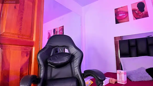 ValeryTs1 online show from April 2026 06:37:01 PM