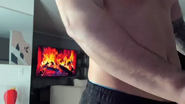 Valenthino Salvatore online show from April 2026 05:06:01 AM