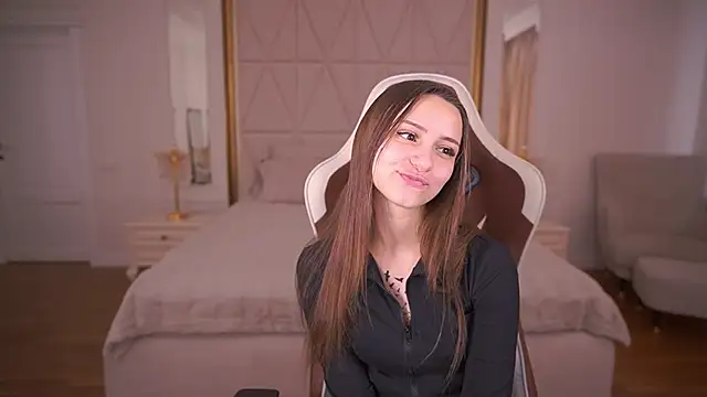 TinyNatalie online show from February 2026 08:09:01 AM