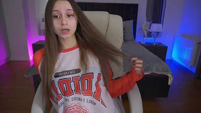 TinyNatalie online show from February 2026 03:25:02 AM