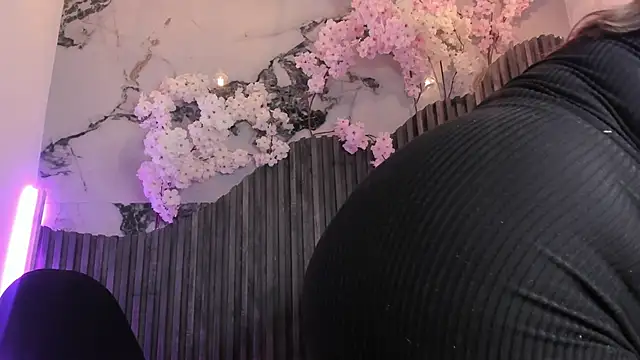 Kitty Bms  online show from February 2026 02:05:01 AM