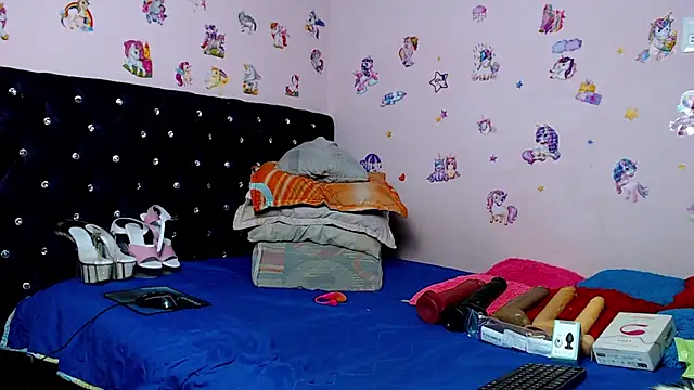 ShantalTsFox online show from February 2026 02:15:02 AM