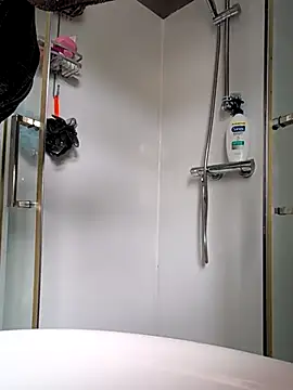 cruiserlaird online show from April 2026 05:45:02 PM