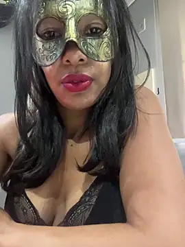 LunnaMaska online show from May 2026 02:24:01 PM