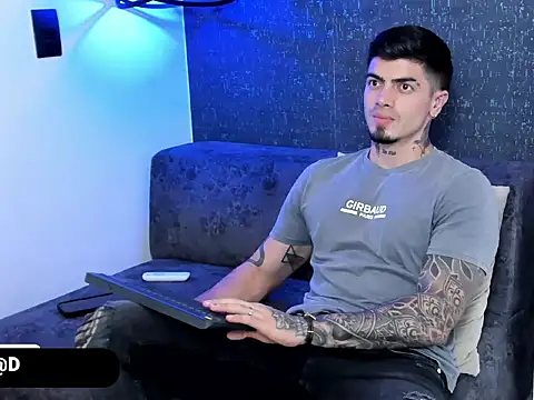  mrcock   online show from April 2026 11:31:01 PM