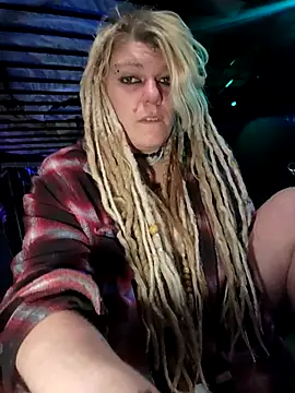 Snapshot of Horny_hippie chatting on February 2026 11:14:01 PM Horny hippie online show from February 2026 11:14:01 PM