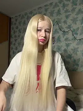 Barbie Blondie online show from March 2026 06:02:01 PM