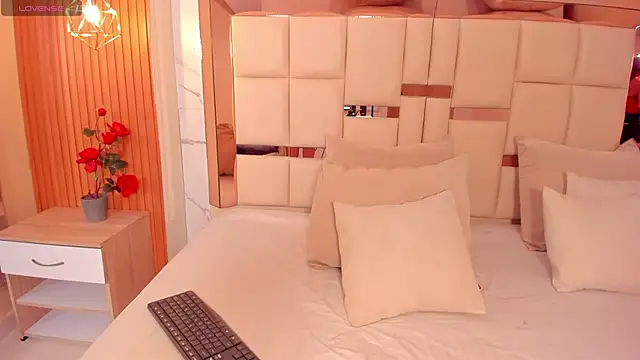 samantha quinnn online show from March 2026 05:12:02 AM