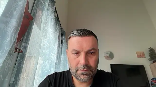 Snapshot of coolsmith81 chatting on June 2026 07:25:02 AM coolsmith81 online show from June 2026 07:25:02 AM