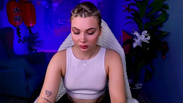 HyileyClark online show from April 2026 09:52:01 AM