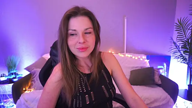 KissableKira online show from April 2026 07:58:01 PM