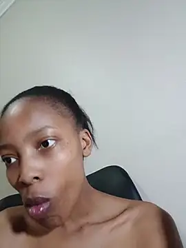 MsParisSmith online show from July 2026 03:40:01 PM